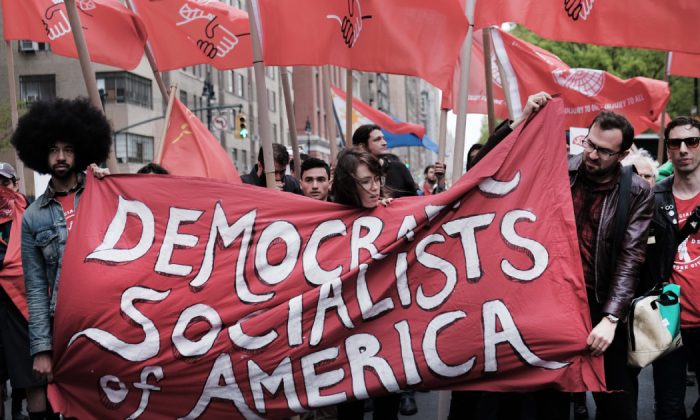 Es el 'socialismo democrático' una pantalla para el comunismo? | Bernie  Sanders | Socialismo | The Epoch Times en español
