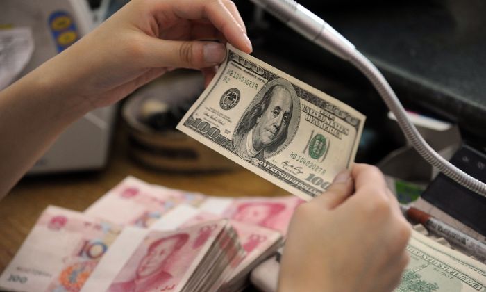 Beijing acelera sus planes para sustituir al dólar como moneda de reserva  mundial: profesor chino | Dólar | The Epoch Times en español