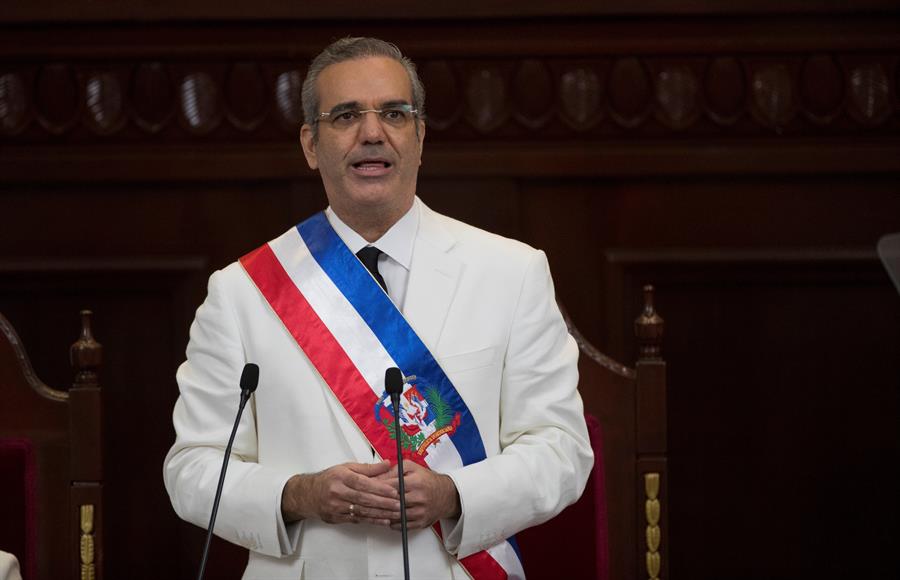 Abinader asume la Presidencia dominicana en ceremonia reducida por ...